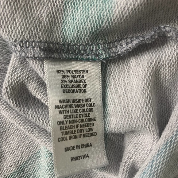 Cabana By Crown & Ivy Womens T-Shirt Size XL Gray Striped Baby Terry Pullover‎ - Picture 12 of 13